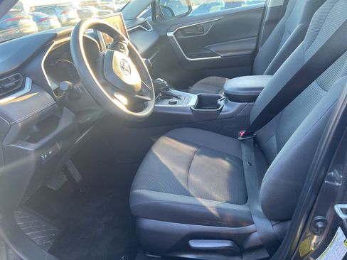 Used 2024 Toyota RAV4 LE image 8