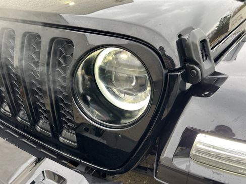 Certified 2023 Jeep Gladiator Overland image 6