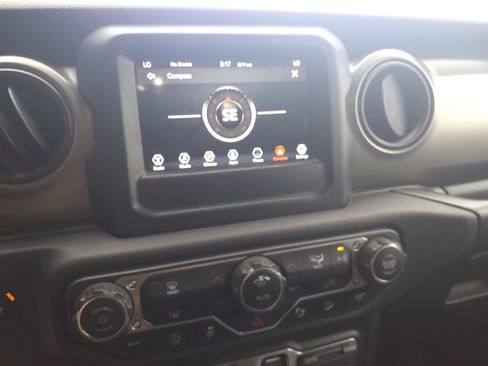 Used 2018 Jeep Wrangler Unlimited Sport S AWD/4WD image 31
