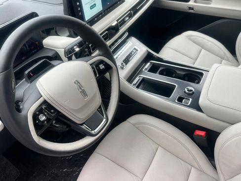 New 2026 Lincoln Aviator Reserve w/ Jet Appearance Package RWD image 8