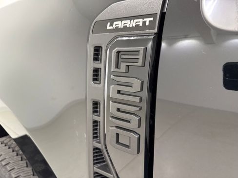 New 2026 Ford F250 Lariat w/ Black Appearance Package AWD/4WD image 13
