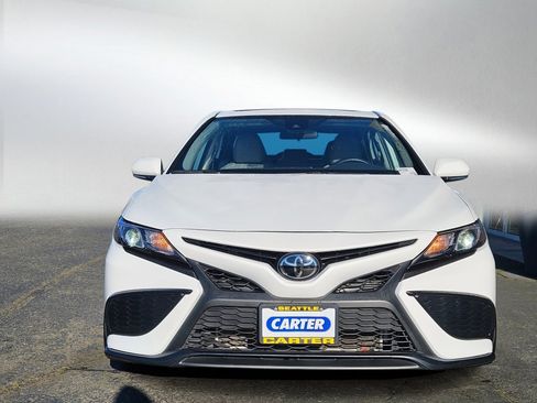 Used 2024 Toyota Camry SE image 7