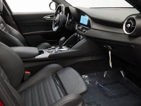 Used 2024 Alfa Romeo Giulia Veloce image 48