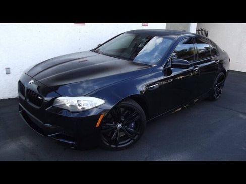 Used 2013 BMW M5 RWD image 10