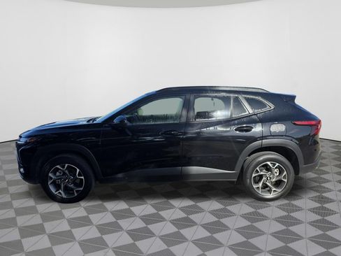 Used 2024 Chevrolet Trax LT w/ Driver Confidence Package FWD image 11