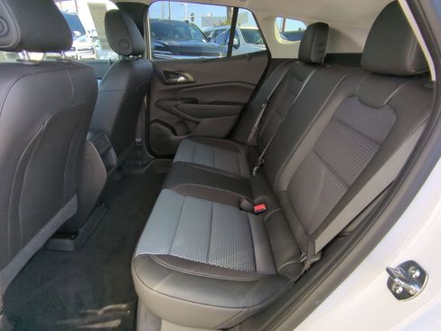 Used 2025 Chevrolet Trax LT w/ Driver Confidence Package image 26