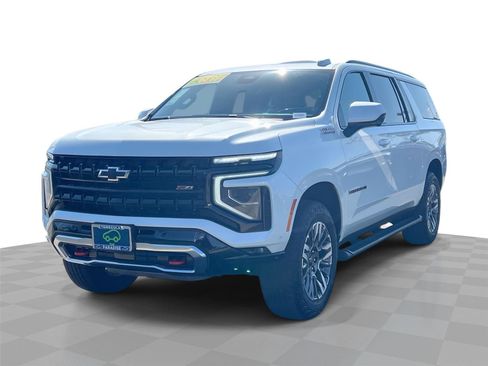 Certified 2025 Chevrolet Suburban Z71 AWD/4WD image 1