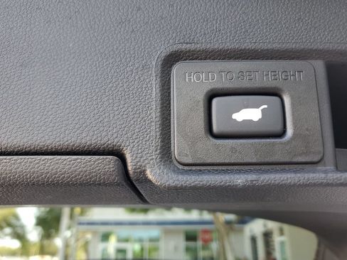 Certified 2025 Acura RDX SH-AWD image 17