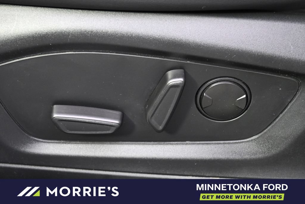 Used 2023 Ford Explorer XLT w/ Equipment Group 202A AWD/4WD image 14