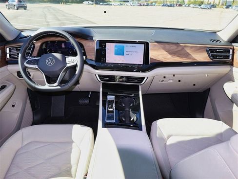 New 2026 Volkswagen Atlas SE image 17