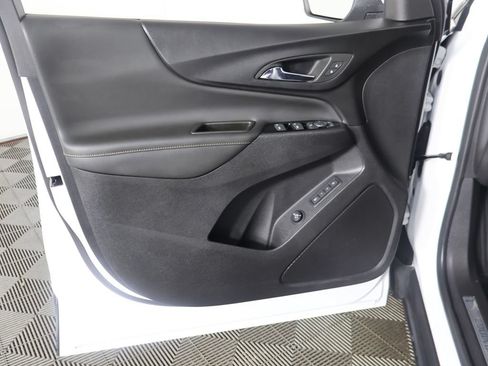 Used 2023 Chevrolet Equinox Premier FWD image 23