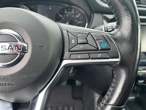 Used 2019 Nissan Rogue SV w/ Sun & Sound Touring Package AWD/4WD image 16