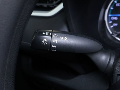 Used 2022 Toyota RAV4 LE AWD/4WD image 22