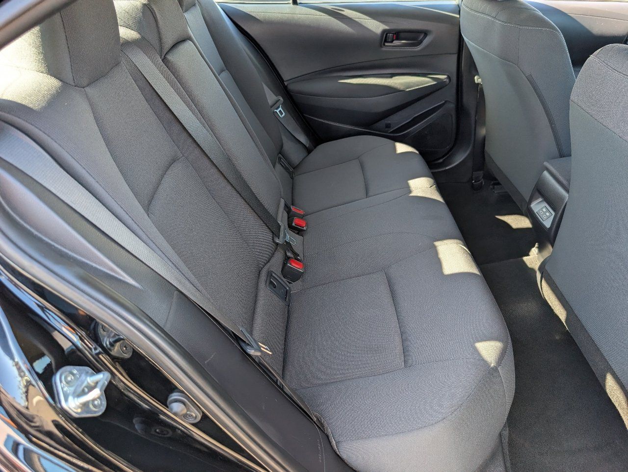 Used 2024 Toyota Corolla LE FWD image 5
