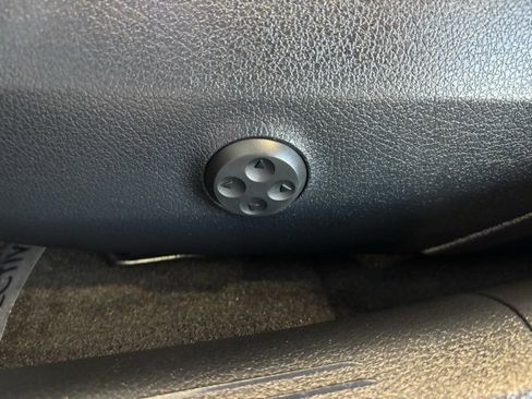 Certified 2025 Mercedes-Benz C 300 Sedan image 21