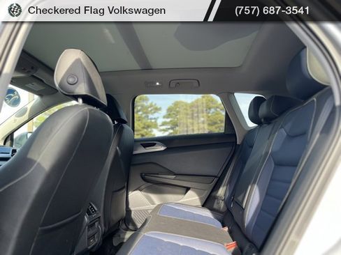 Used 2025 Volkswagen Taos SEL image 4