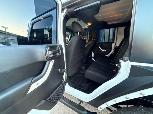 Used 2017 Jeep Wrangler Unlimited Sport image 27