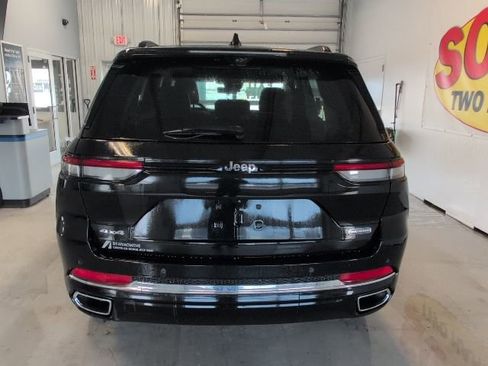 Used 2022 Jeep Grand Cherokee Overland w/ Luxury Tech Group IV image 4