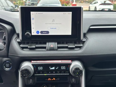 Used 2025 Toyota RAV4 XLE image 18