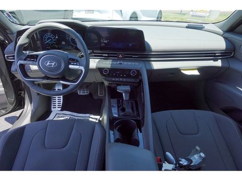 Used 2026 Hyundai Elantra SEL FWD image 26