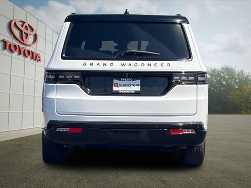 Used 2024 Jeep Grand Wagoneer L Series II w/ Quick Order Packagew 28T AWD/4WD image 4