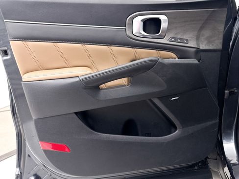 Certified 2024 Kia Sorento SX Prestige w/ Olive Brown Leather Package image 31