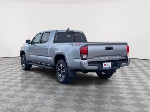 Used 2018 Toyota Tacoma TRD Sport image 5