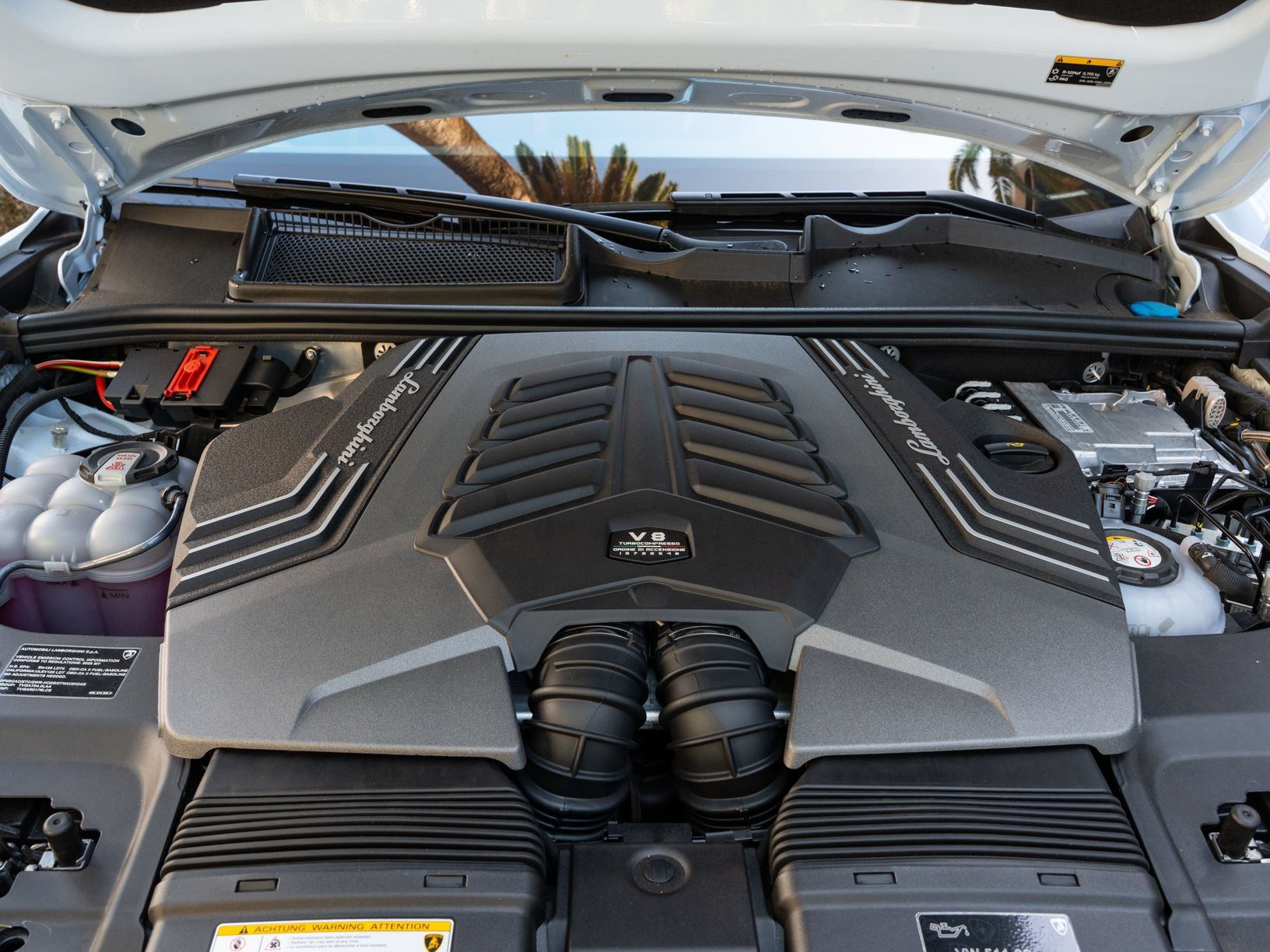 Used 2026 Lamborghini Urus SE AWD/4WD image 44