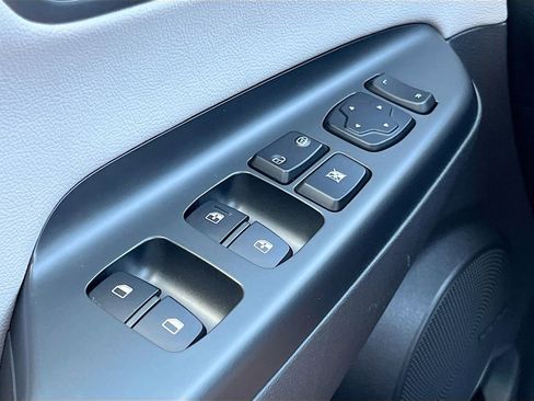 Used 2023 Hyundai Kona Limited AWD/4WD image 18