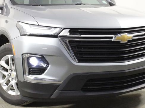 Used 2023 Chevrolet Traverse LS image 40