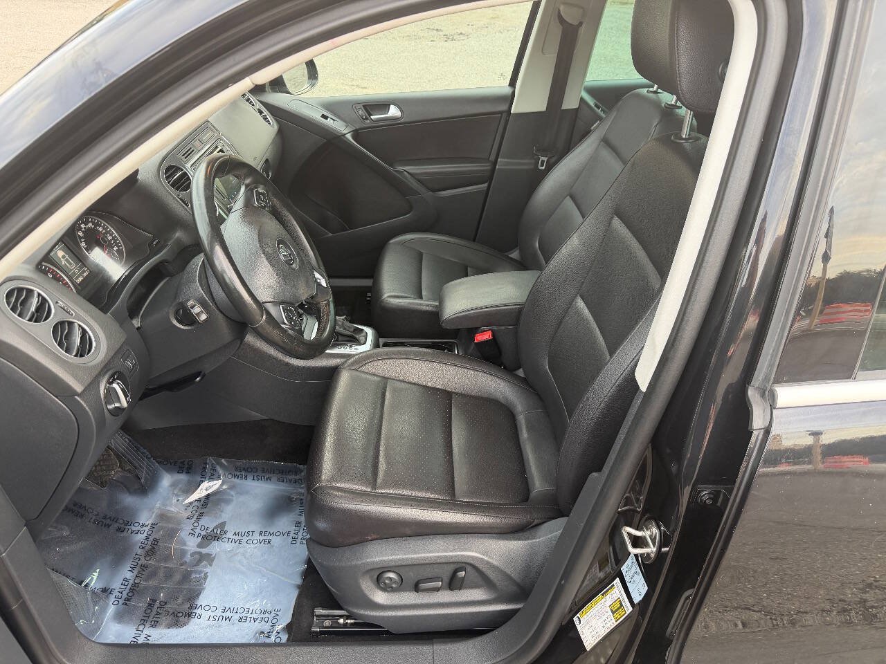Used 2017 Volkswagen Tiguan Wolfsburg Edition AWD/4WD image 10