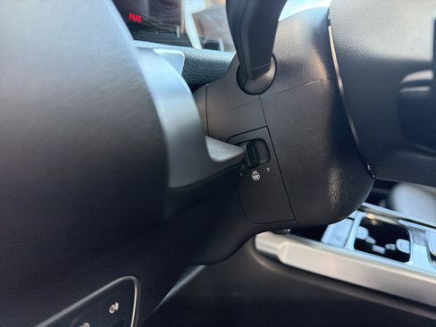 Certified 2023 Mercedes-Benz GLB 250 4MATIC image 16