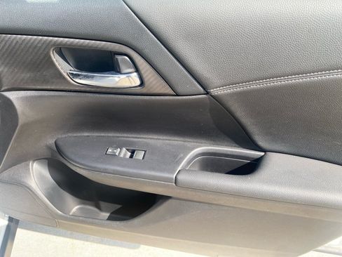 Used 2017 Honda Accord Sport image 35