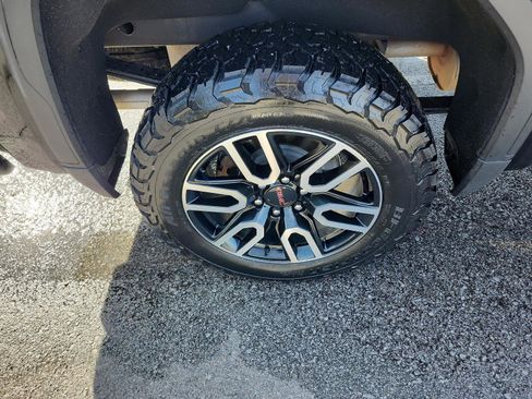 Certified 2021 GMC Sierra 1500 AT4 w/ AT4 Preferred Package image 6