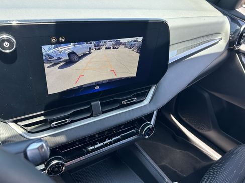 Certified 2026 Chevrolet Equinox LT FWD image 28