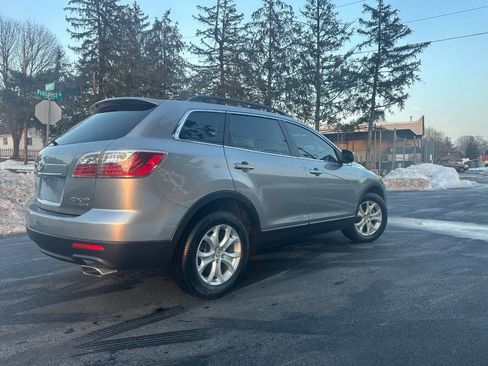 Used 2011 MAZDA CX-9 Touring w/ Moonroof & Bose Audio Pkg image 5