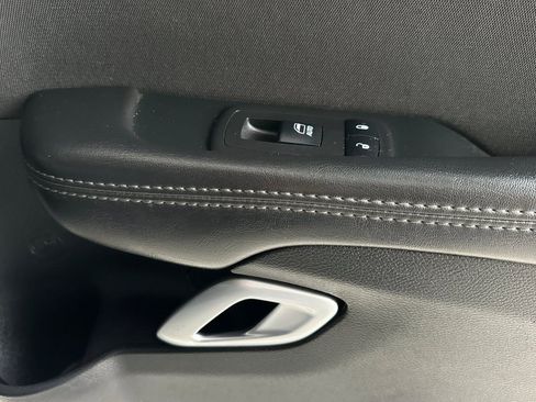 Used 2018 Dodge Challenger SXT image 21