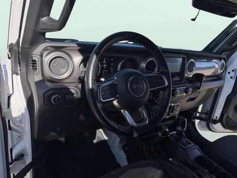 Used 2020 Jeep Gladiator Overland image 22