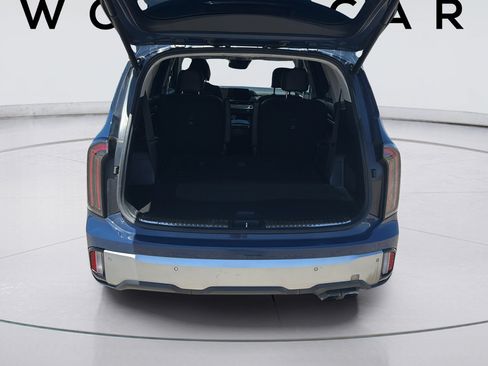 Used 2023 Kia Telluride AWD image 19
