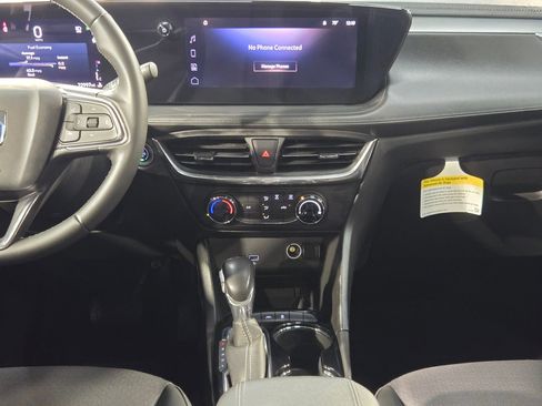 Used 2024 Buick Encore GX Preferred FWD image 16