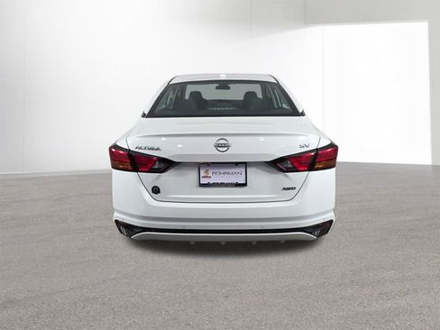 Used 2024 Nissan Altima 2.5 SV image 15
