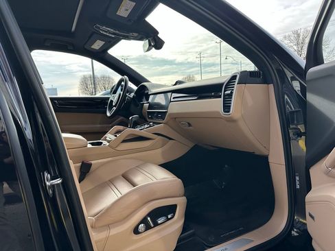 Used 2019 Porsche Cayenne image 35