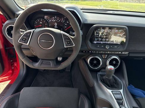 Used 2017 Chevrolet Camaro ZL1 RWD image 10