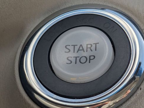 Used 2011 INFINITI M37 x w/ Deluxe Touring Pkg image 16