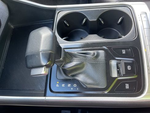 Used 2025 Kia Carnival LXS image 33