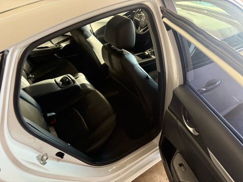 Used 2019 Honda Civic Touring image 8