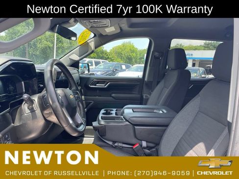 Used 2023 Chevrolet Silverado 1500 LT AWD/4WD image 4