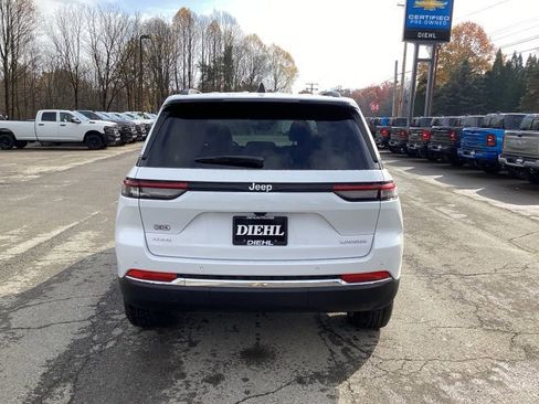 New 2025 Jeep Grand Cherokee Laredo image 6