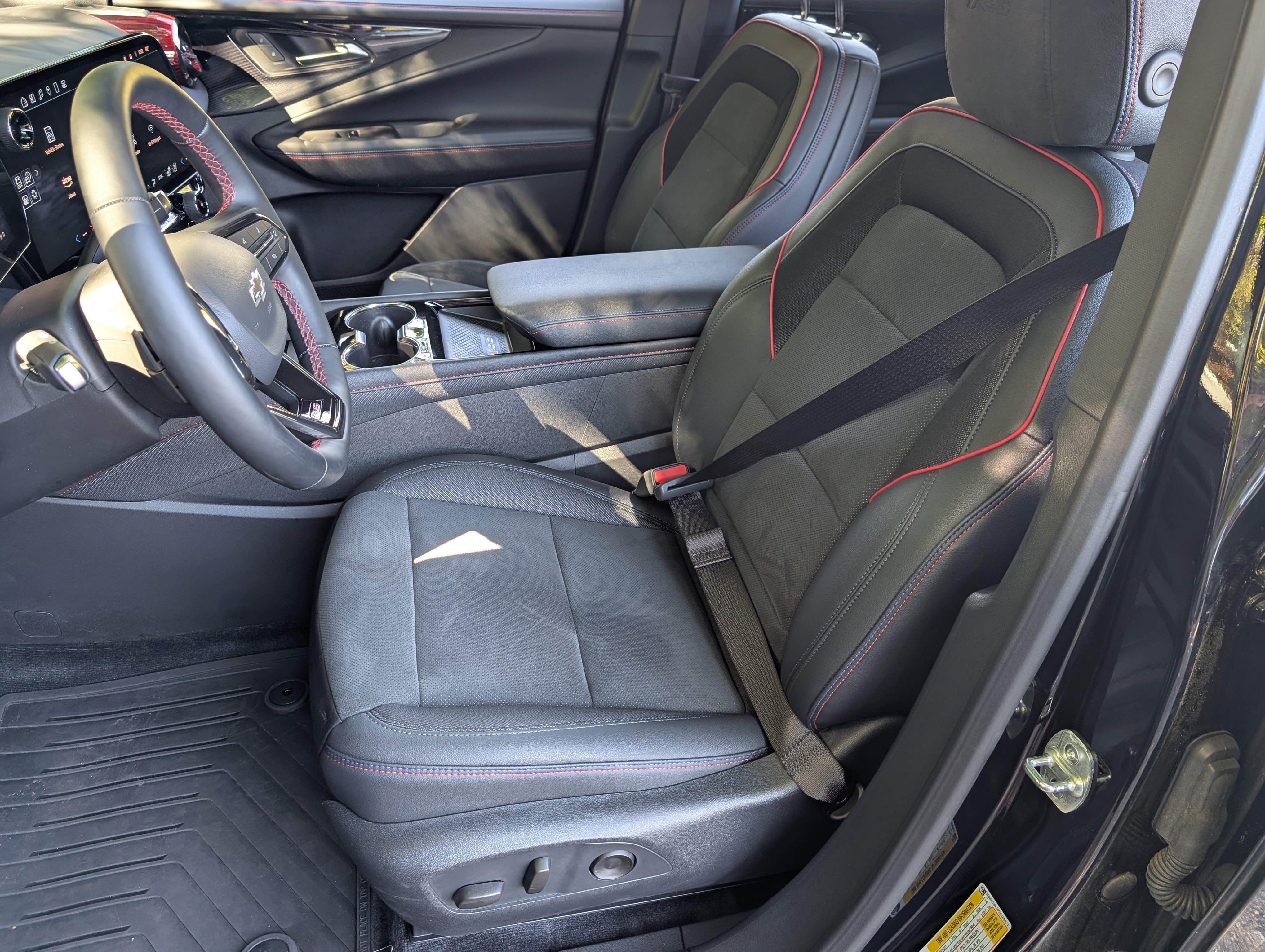 Used 2025 Chevrolet Blazer EV RS AWD/4WD image 16