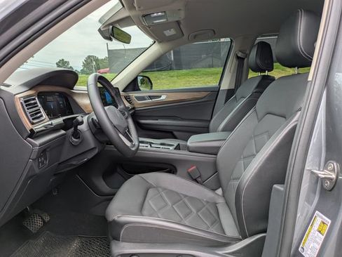 Certified 2024 Volkswagen Atlas SE FWD image 19
